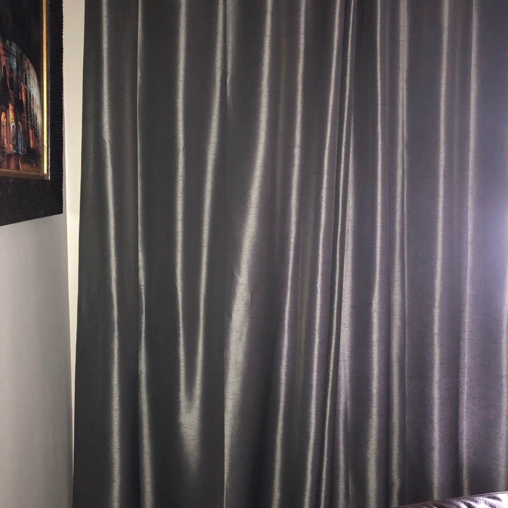 Drapes/Cutains - Picture 2 of 3
